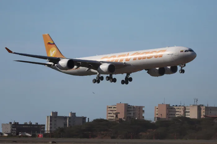 Aerolíneas reconocen retrasos para cumplir metas de descarbonización y exigen mayor apoyo