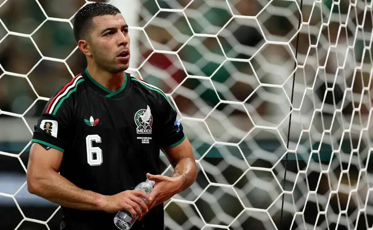 Aguirre evalúa dar descanso a Erik Lira en el cierre de fase de grupos del Mundial