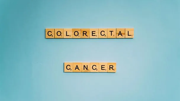 Alimentos ultraprocesados y uso de antibióticos, relacionados con aumento del cáncer colorrectal