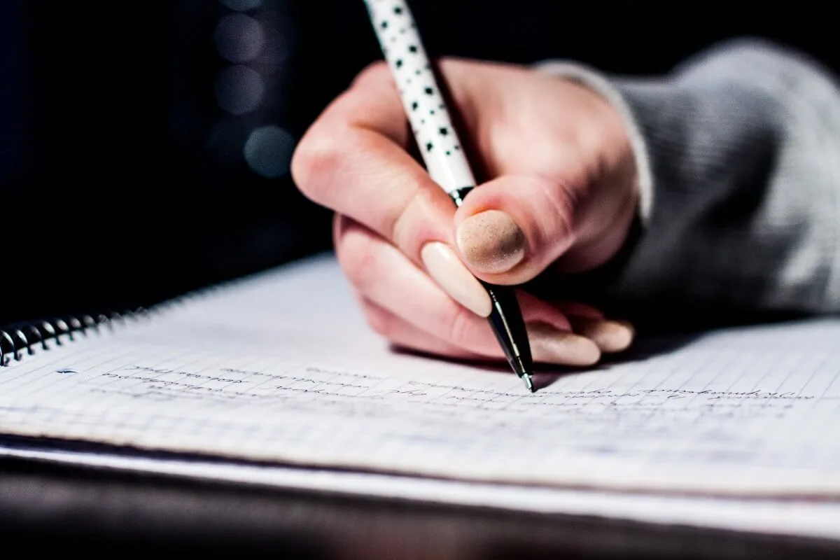 Evaluar la comunicación escrita: clave para el éxito académico y profesional
