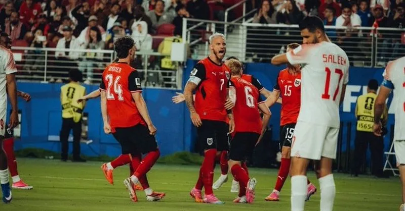 Austria supera con dificultades a Jordania en su regreso a la Copa del Mundo