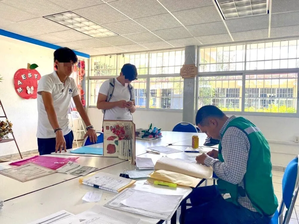 Ayuntamiento de Soledad acerca trámite de cartilla militar a jóvenes en escuelas