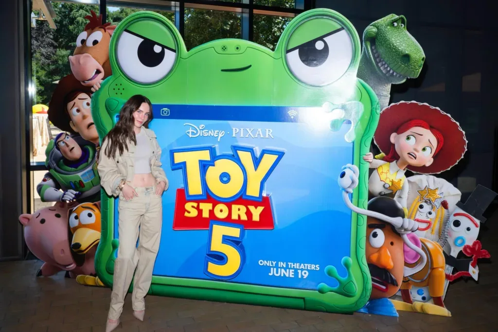 Belinda prestará su voz a Lilypad, la villana tecnológica de Toy Story 5