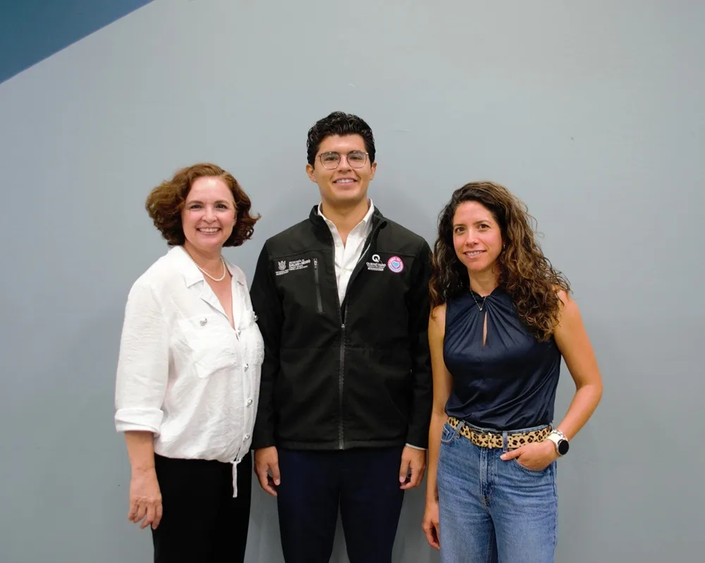 Capacitan a padres en Querétaro para prevenir adicciones digitales en niños y adolescentes