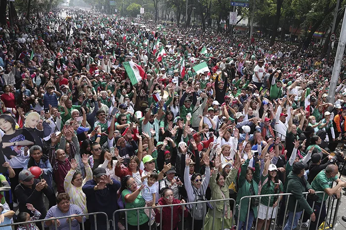 Ciudad de México impone récord mundial con la ola humana más multitudinaria fuera de un estadio
