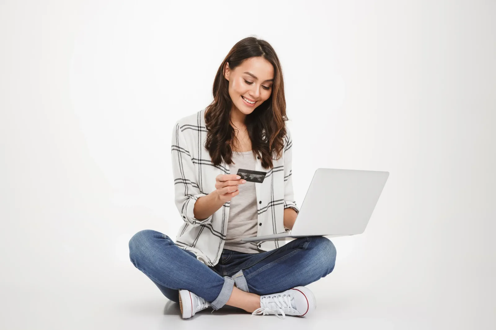 Claves para comprar en línea de forma segura y evitar fraudes digitales