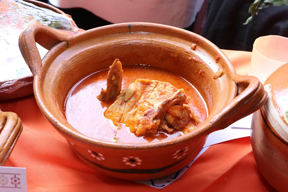 Cocineras tradicionales promueven la gastronomía popoloca en Casa de la Cultura