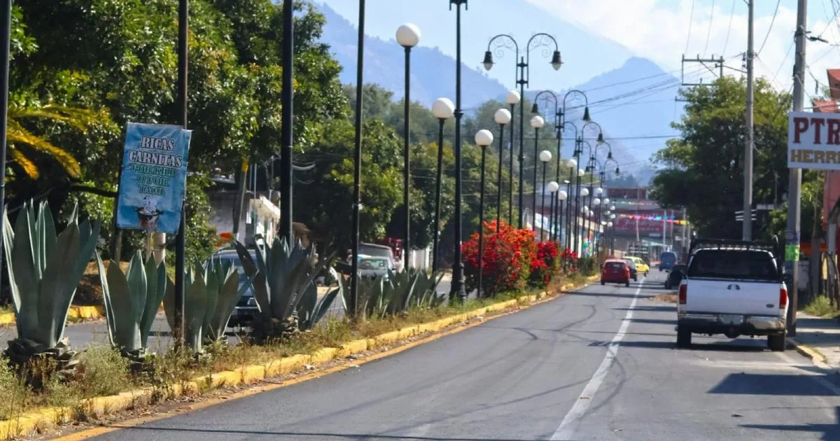 Continúan trabajos en rutas de evacuación del volcán Popocatépetl para garantizar seguridad y movilidad
