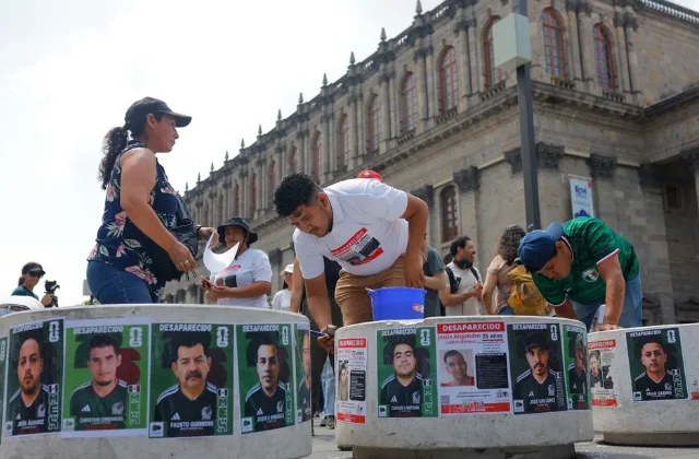 Crean álbum de desaparecidos en Guadalajara para visibilizar crisis durante Mundial 2026