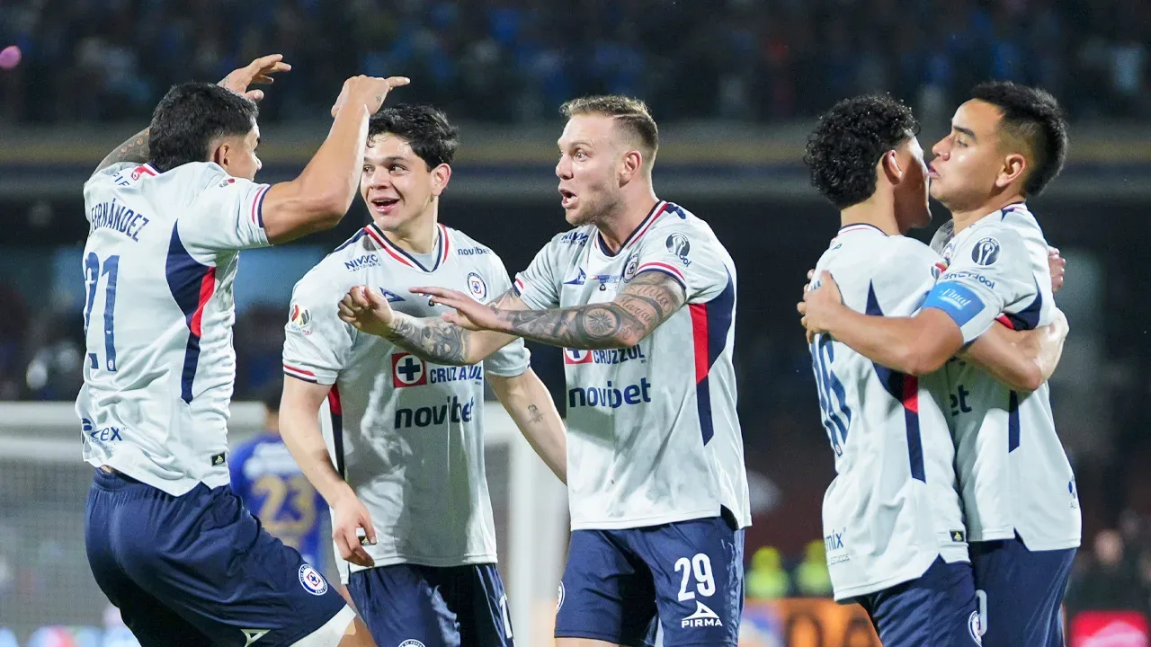 Cruz Azul planea cambios y podría despedir a Toro Fernández y Gonzalo Piovi para el Apertura 2026