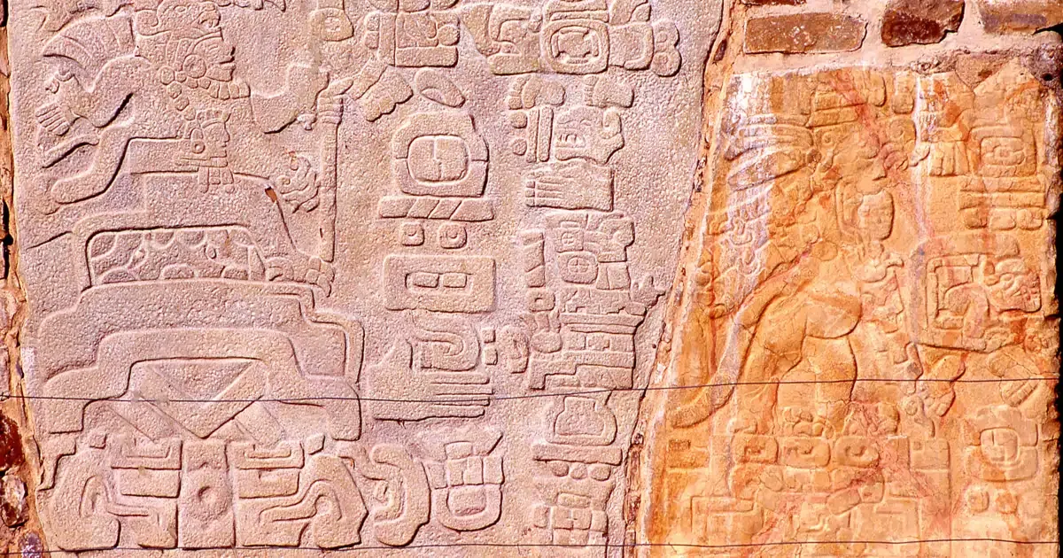 Descifran calendario zapoteca lunar que supera en antigüedad al maya y ubica eventos de hace más de 2 mil años