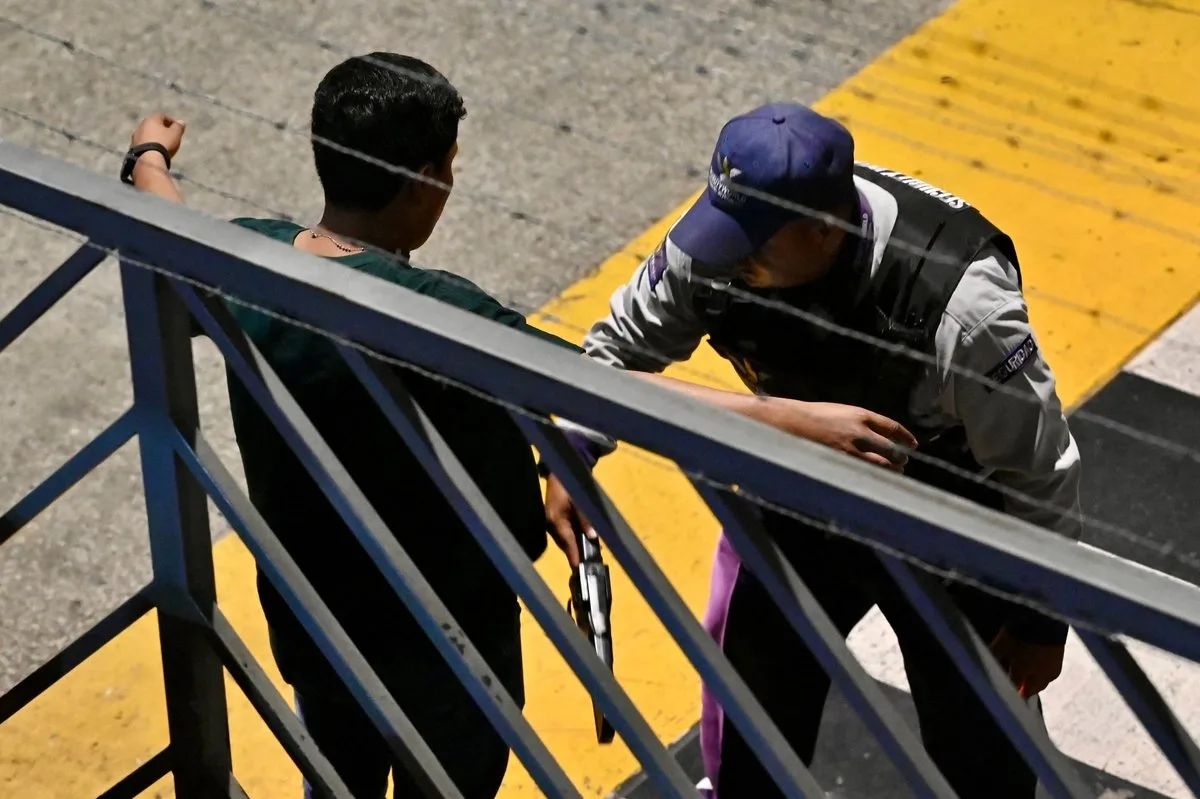 Ecuador otorga inmunidad a militares extranjeros en medio de estado de excepción y cooperación internacional