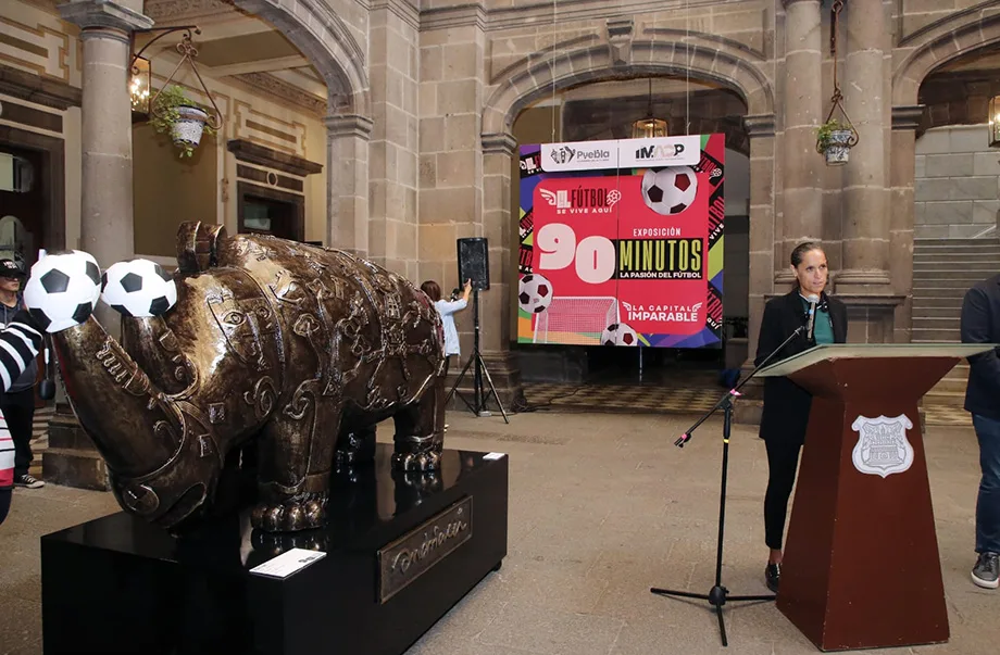 El arte y el fútbol se unen en la exposición «90 minutos: la pasión del fútbol» en Puebla