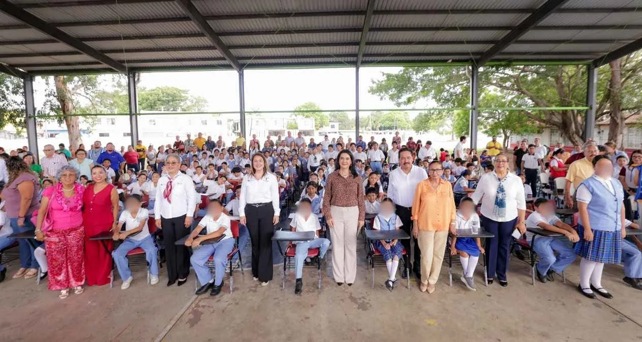 El gobierno de Tampico refuerza la educación con entrega de mobiliario y pintura a escuelas