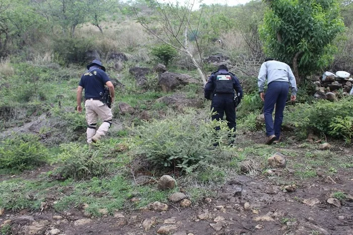 Encuentran restos óseos y prendas en zona agreste cerca de Morelia