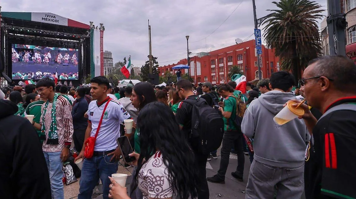 Espacios libres aún en megapanatallas del Monumento a la Revolución para ver el partido México vs Chequia