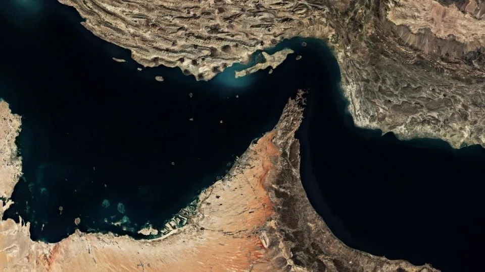 Estados Unidos e Irán acuerdan el fin del bloqueo en el estrecho de Ormuz tras firma electrónica