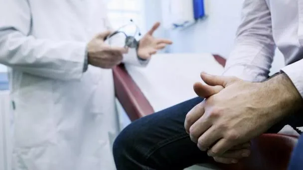 Expertos insisten en la importancia del examen prostático para detectar a tiempo el cáncer