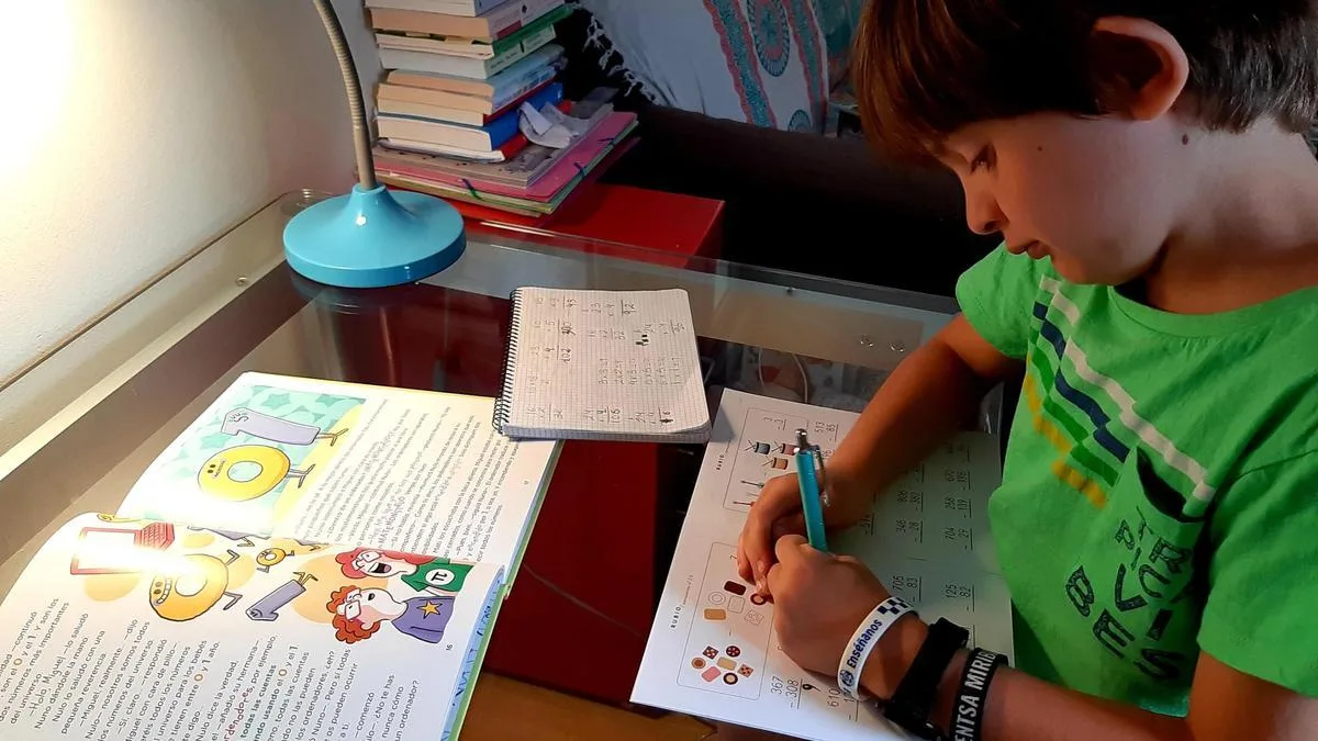Extremadura expandirá sus programas de apoyo en lectura y matemáticas a 357 colegios