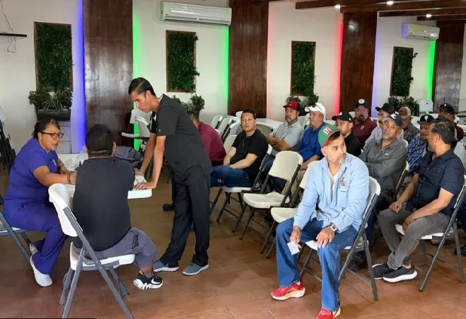Feria de salud para hombres ofrece atención preventiva a trabajadores municipales