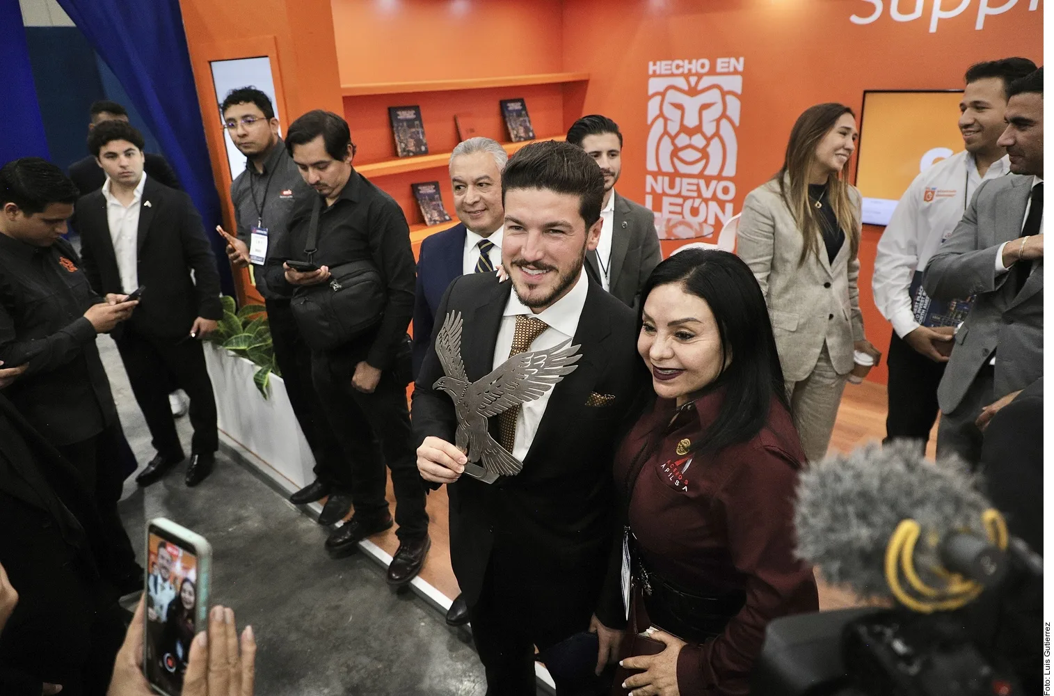 Fiscalía estatal revisará nuevas pruebas contra Samuel García pese a casos cerrados