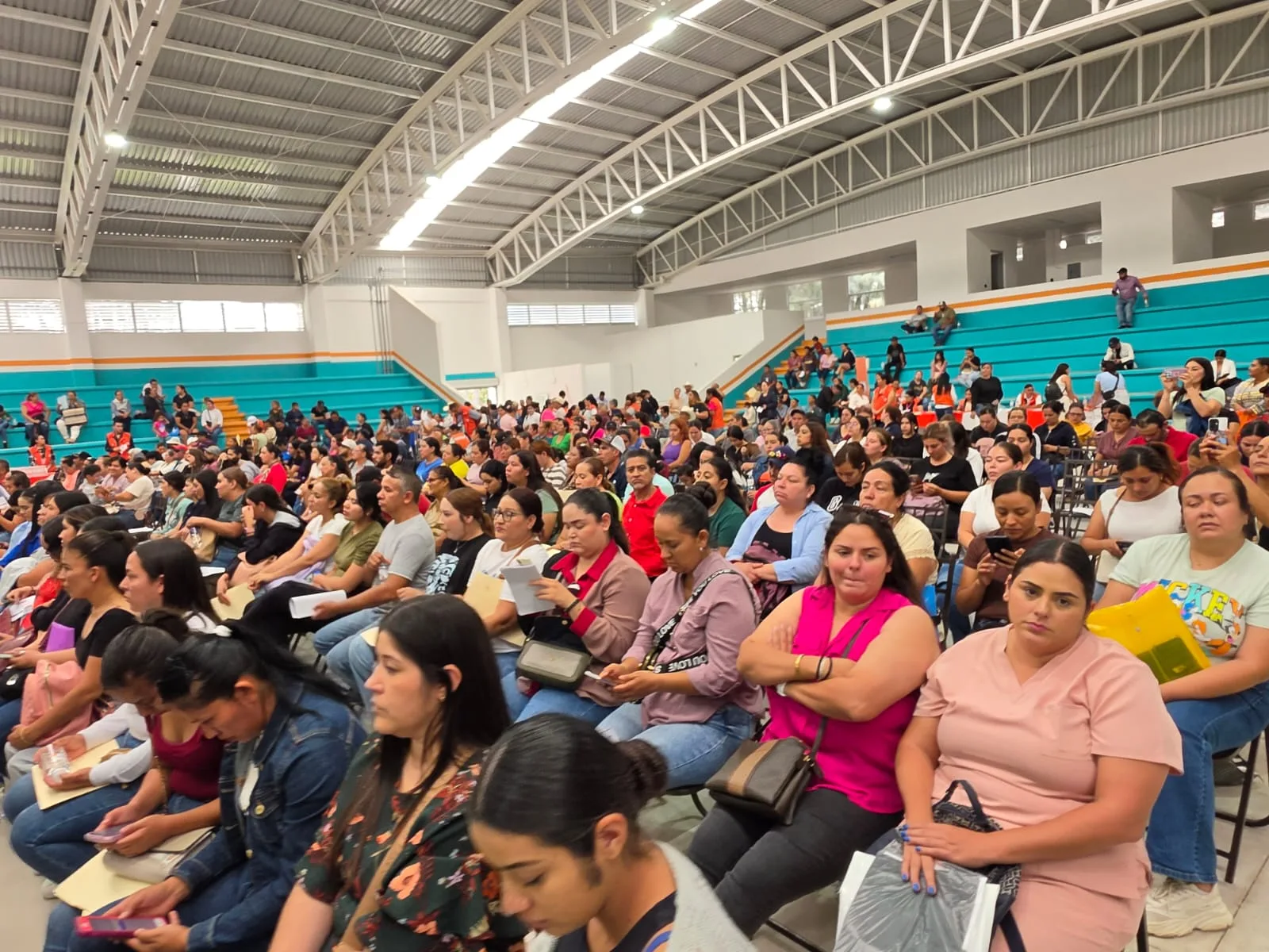 Gobierno de Jalisco distribuye apoyos sociales a más de 500 beneficiarios en Tala