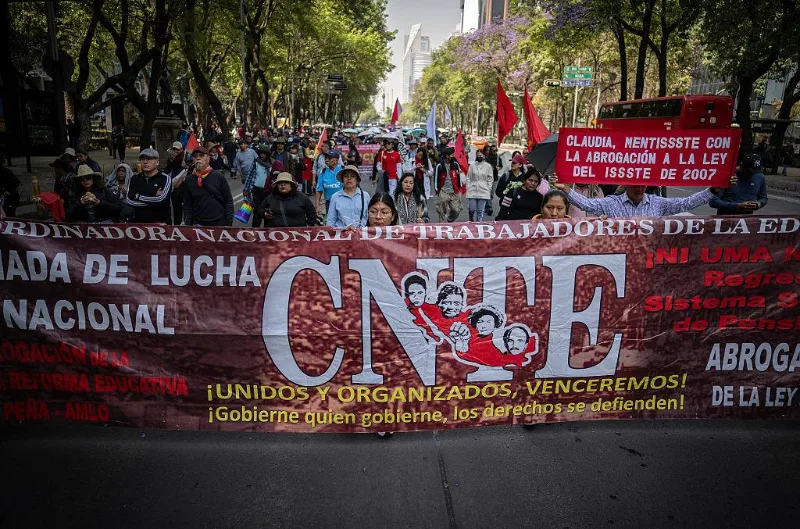 Gobierno federal y magisterio de Oaxaca acuerdan inversión para fortalecer la educación pública