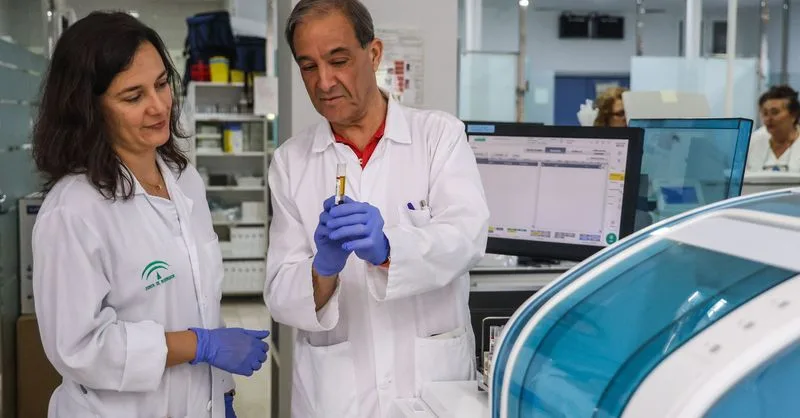 Huelva impulsa una consulta genética pionera para detectar el melanoma hereditario a tiempo
