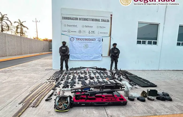 Incautan arsenal de alto poder y vehículo abandonado en operativo en Badiraguato