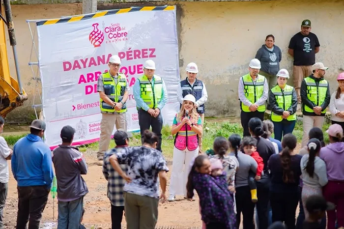 Inician trabajos de pavimentación en calles clave de Santa Clara del Cobre