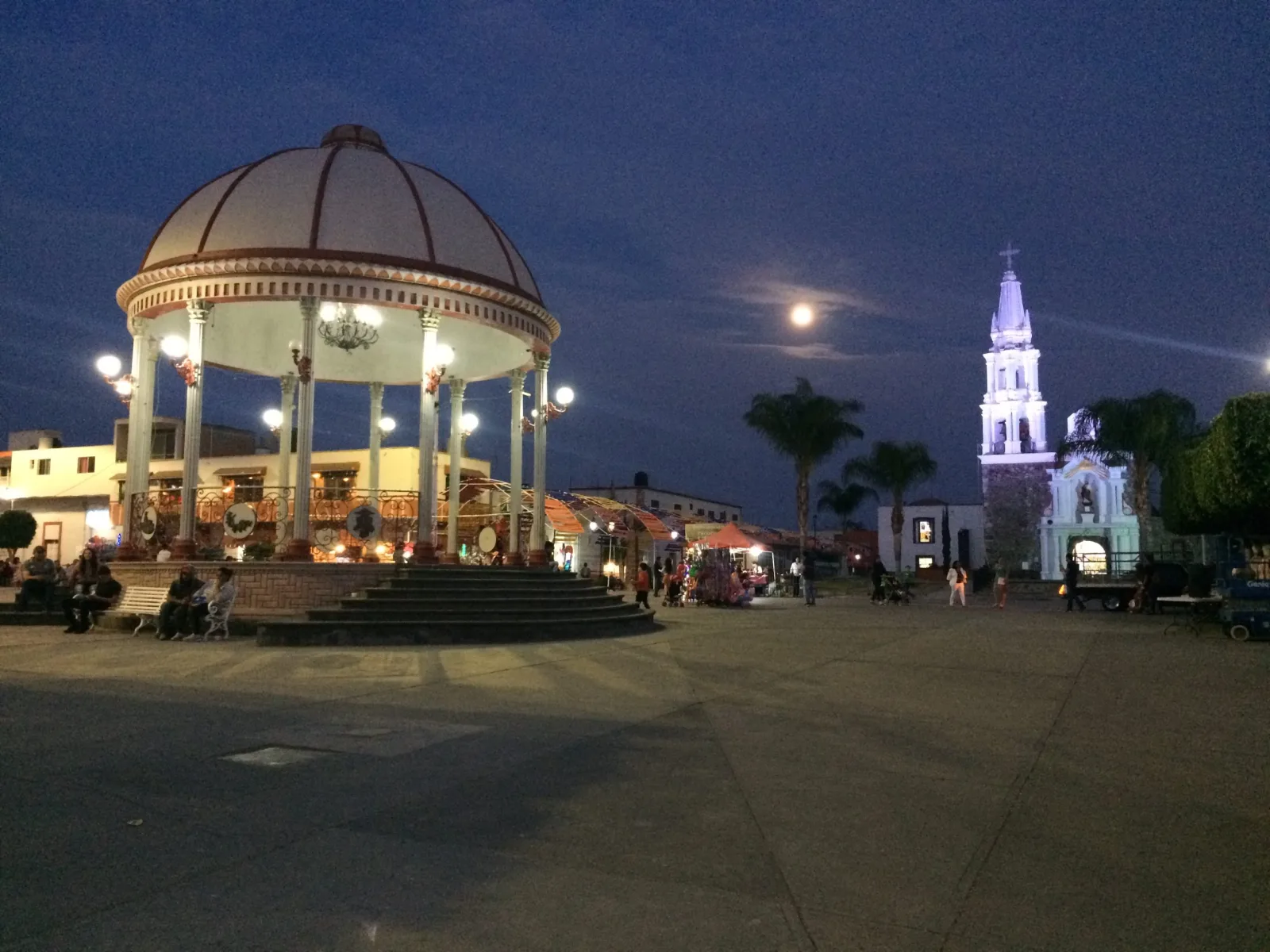 Jamay convoca a consulta para decidir el futuro del kiosco en la Plaza Principal