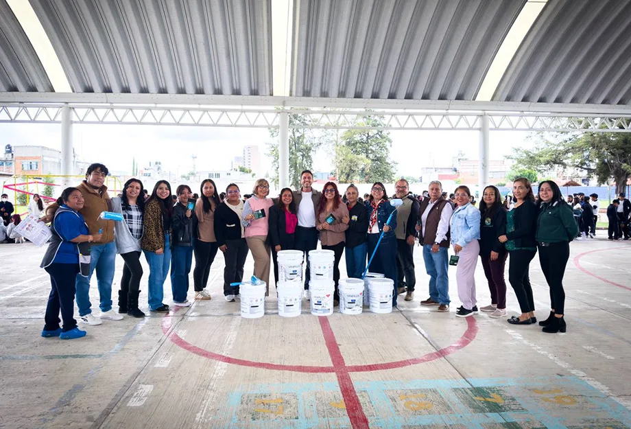 José Antonio Gali impulsa la renovación y mantenimiento de escuelas en el Distrito 9