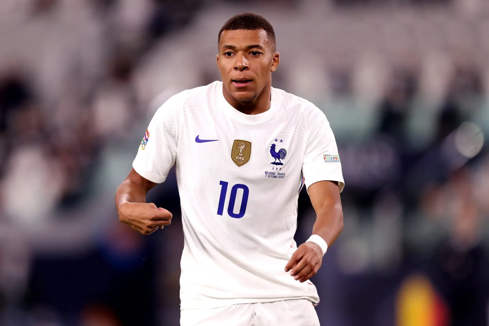 Kylian Mbappé protagoniza la nueva campaña animada de Minions & Monsters rumbo al Mundial 2026
