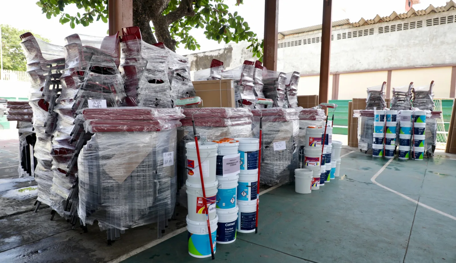 La SEV mejora infraestructura de 46 escuelas básicas en Veracruz con nuevo mobiliario e insumos