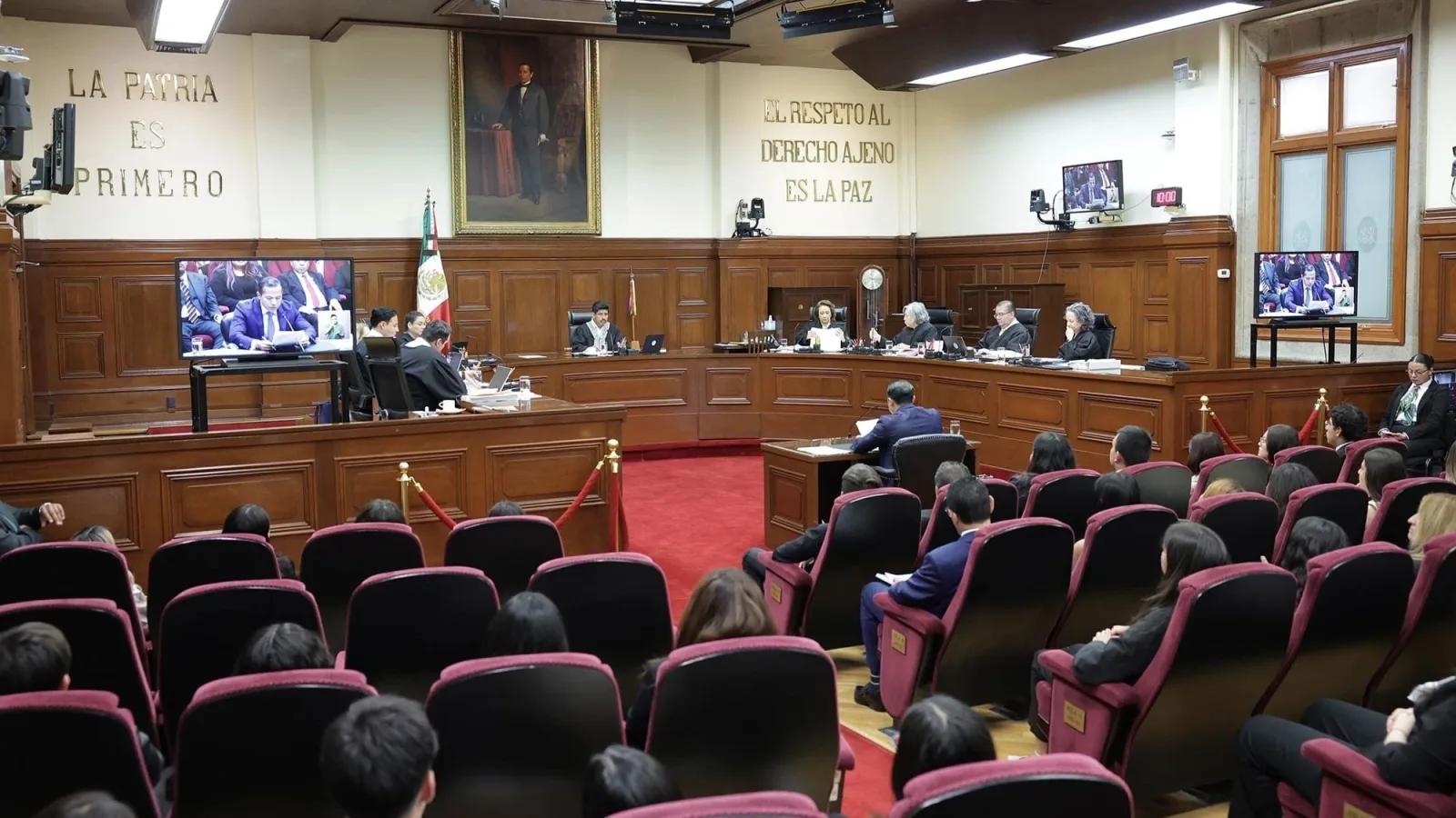 La Suprema Corte avala que alumnos pasen de grado pese a materias pendientes y faltas