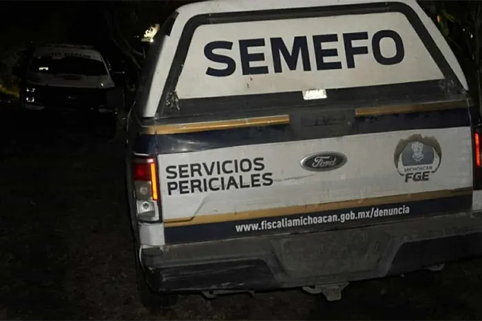 Localizan sin vida a hombre en brecha cerca de Apatzingán; Fiscalía investiga