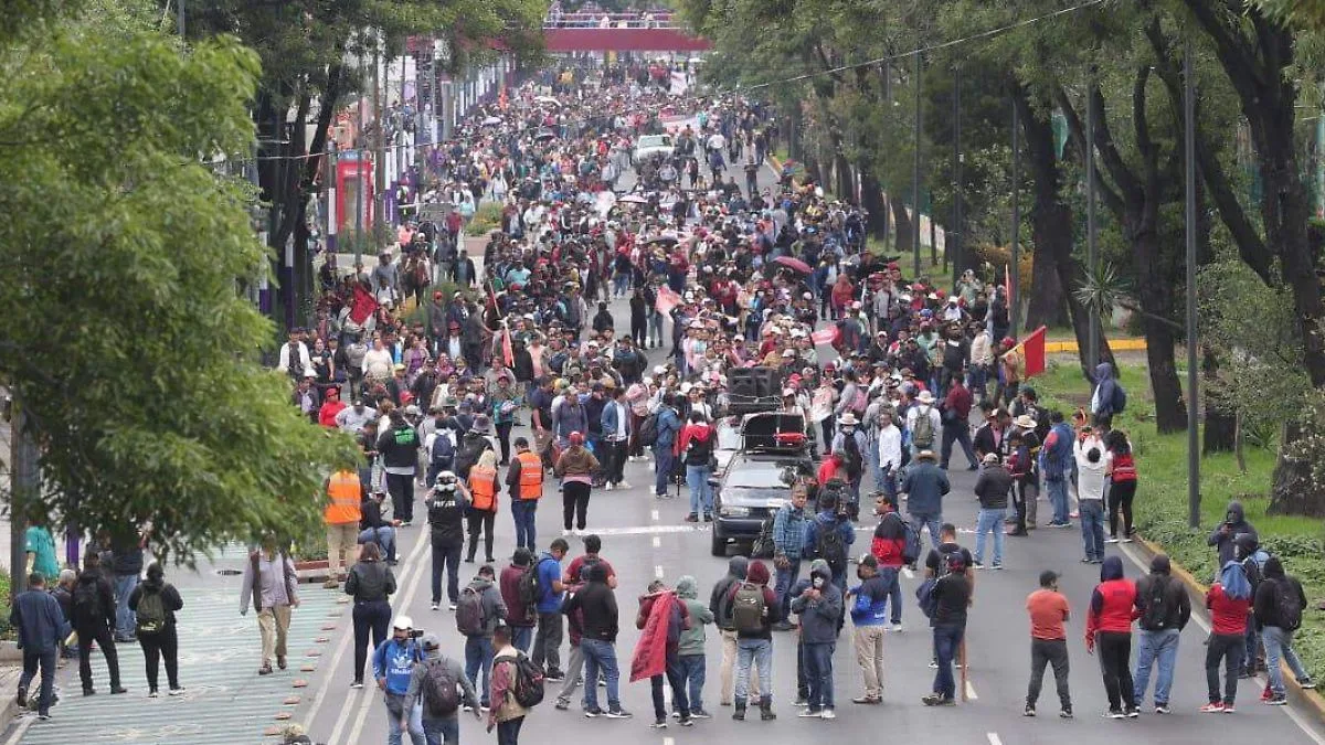 Manifestaciones de la CNTE alteran transporte y movilidad en puntos clave de la CDMX