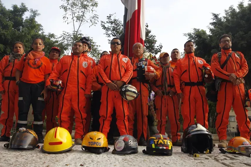 México envía a la Brigada Topos para apoyar rescates tras terremotos en Venezuela