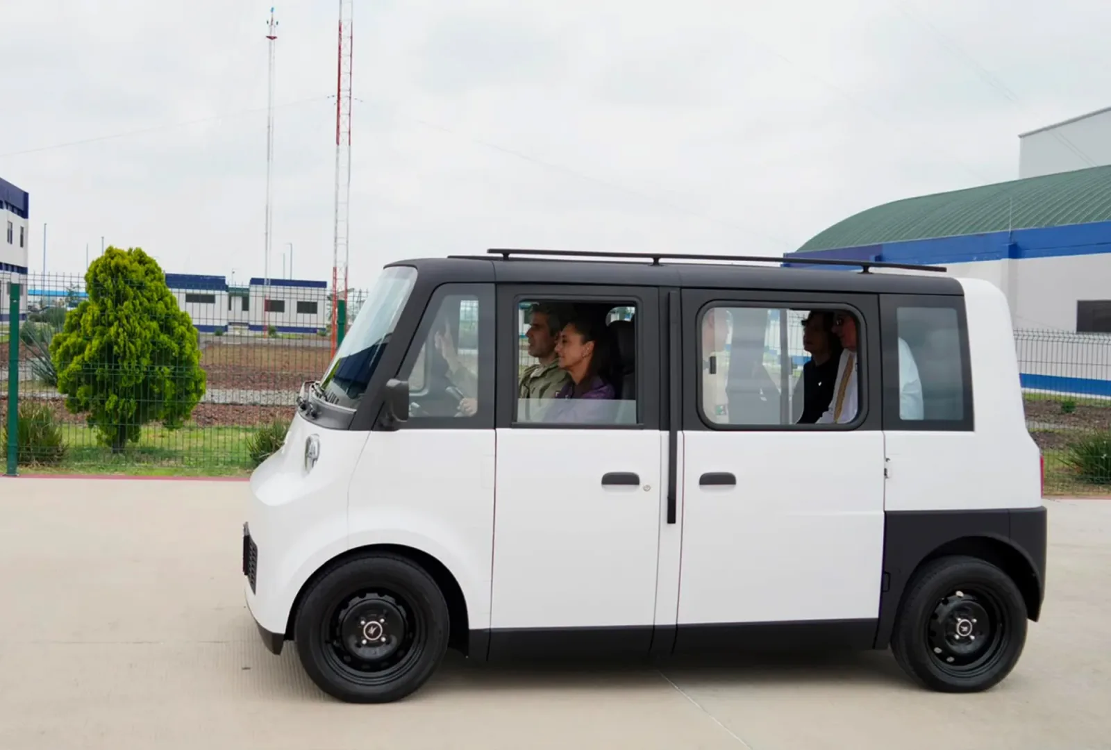 México presenta Olinia, el primer vehículo eléctrico nacional con precio accesible