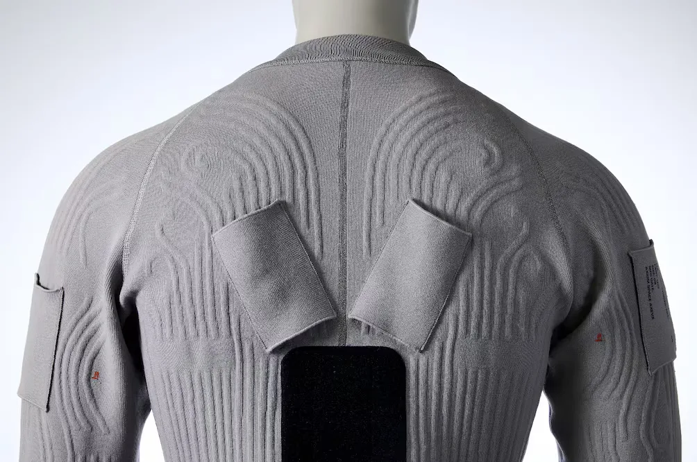 NASA y Prada desarrollan ropa de refrigeración para los astronautas del programa Artemis