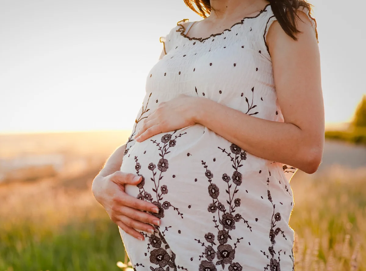 ONU advierte sobre la creciente devaluación social y legal de la maternidad