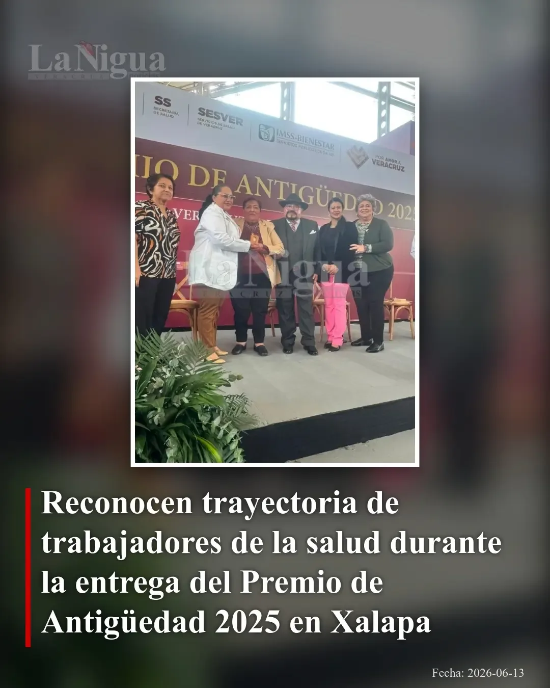 Premian la labor de trabajadores del sector salud en Veracruz tras décadas de servicio