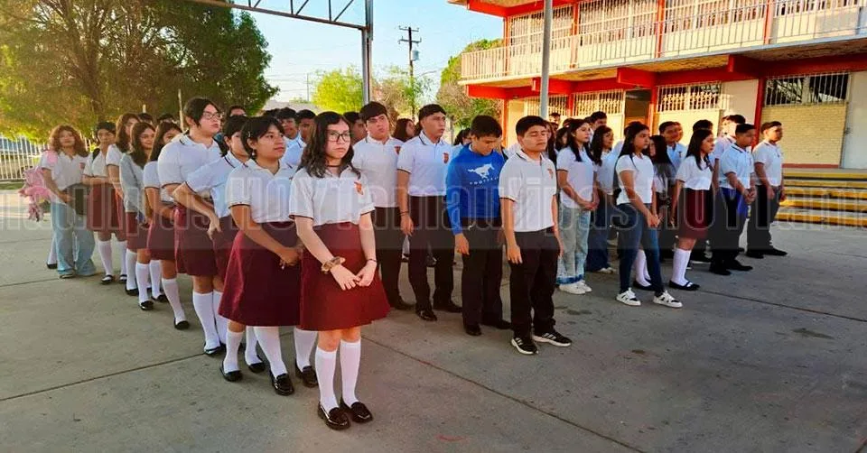 Preparatoria Juvenal Boone Flores mantiene inscripciones abiertas para nuevos alumnos