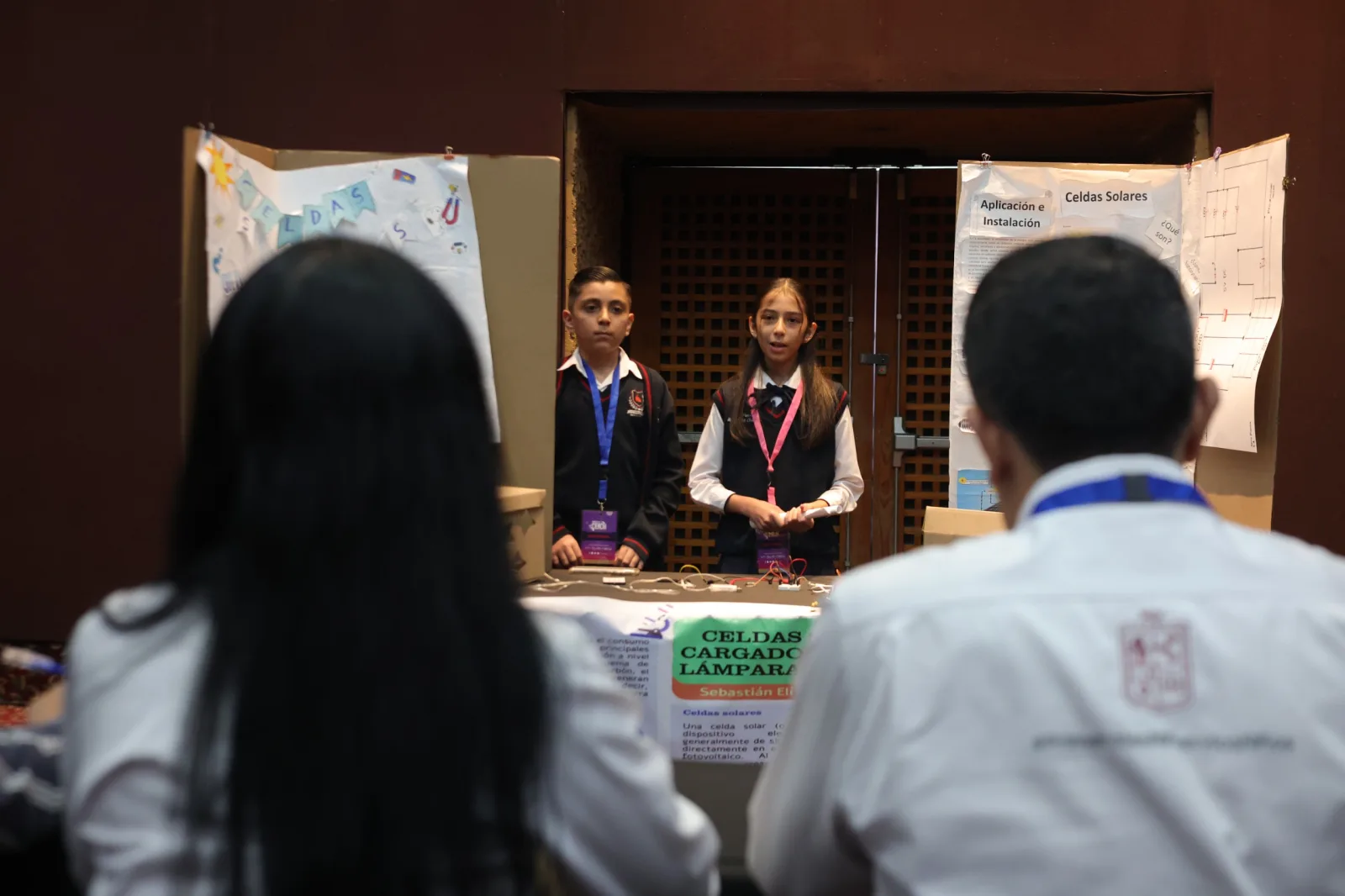 Presentan 41 proyectos científicos estudiantes de primaria y secundaria en Michoacán