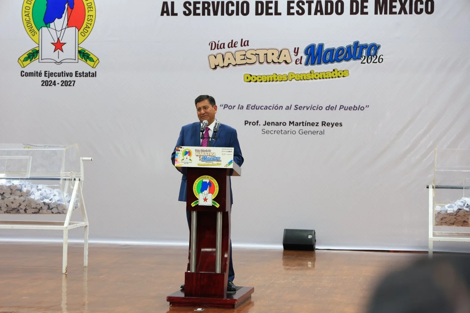 SMSEM celebra el Día del Maestro reuniendo a docentes jubilados en todo el Estado de México