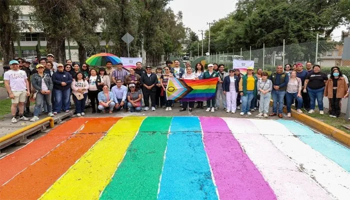 UAEMéx impulsa inclusión y respeto con intervención artística por el Orgullo LGBTTTIQA+