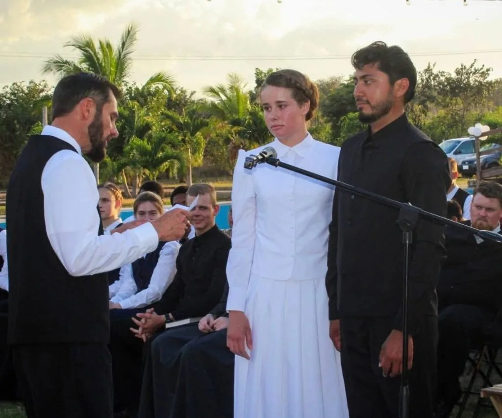 Un joven de Campeche rompe tradiciones y se casa con mujer menonita