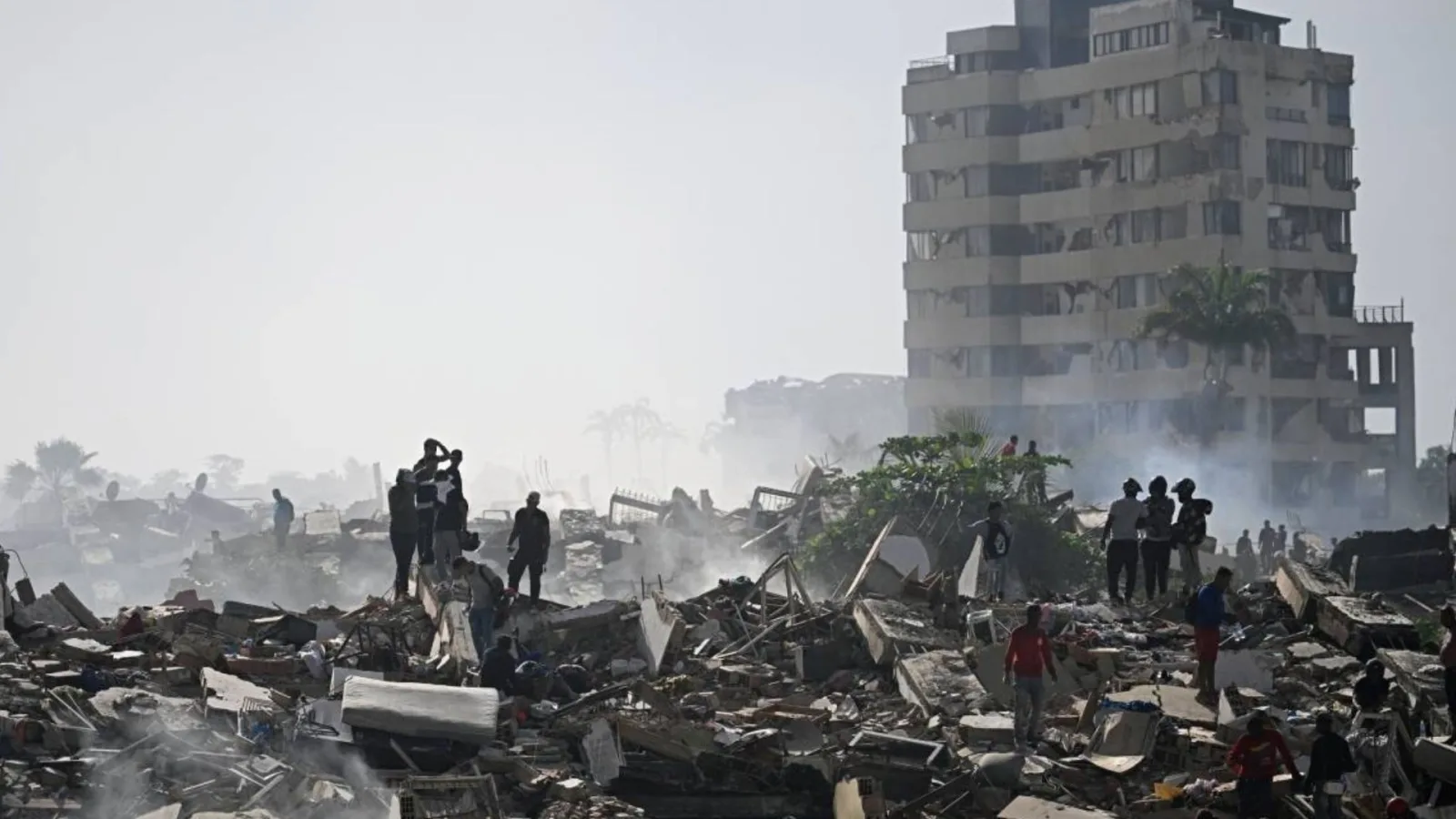 Venezuela enfrenta nueva réplica sísmica mientras siguen rescates tras terremotos recientes