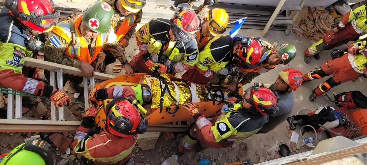 Venezuela supera los 1,400 muertos tras fuertes terremotos y aumenta la ayuda internacional
