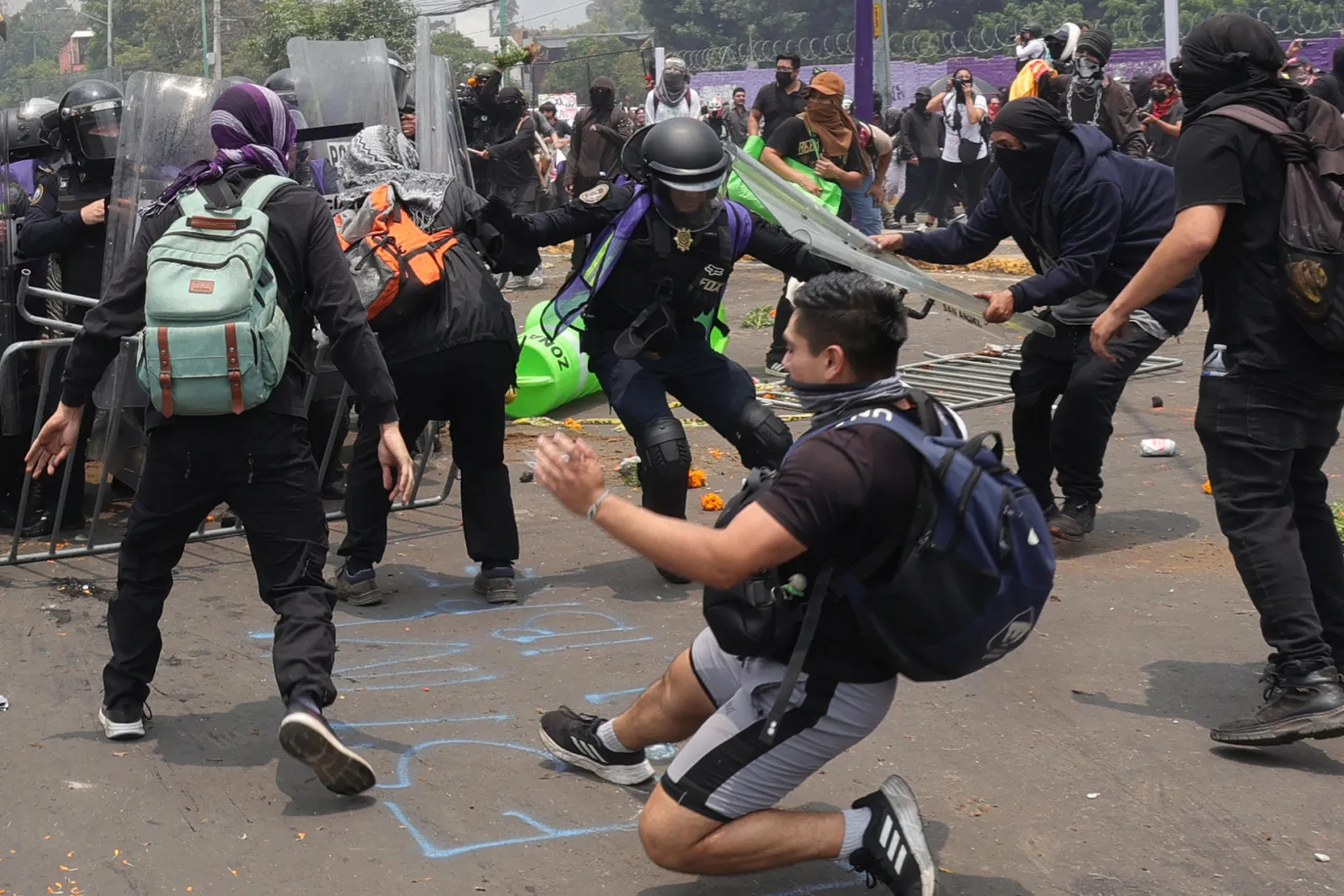 Violentos enfrentamientos marcan la inauguración del Mundial 2026 en México